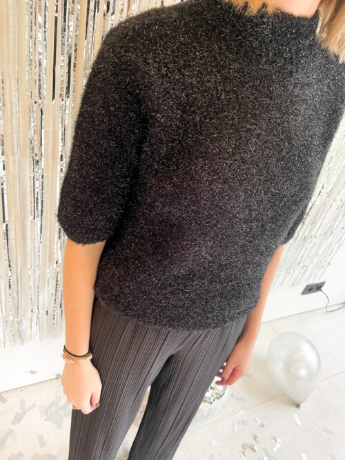 AMBER FLUFFY SWEATER - BLACK