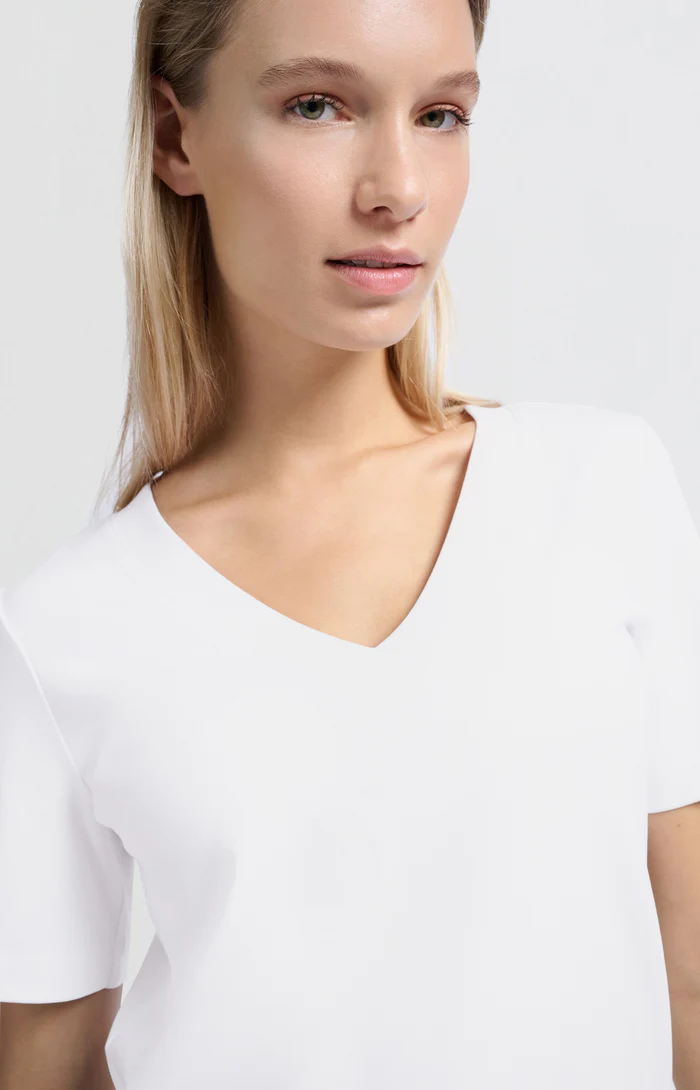 BASIC T-SHIRT V-NECK