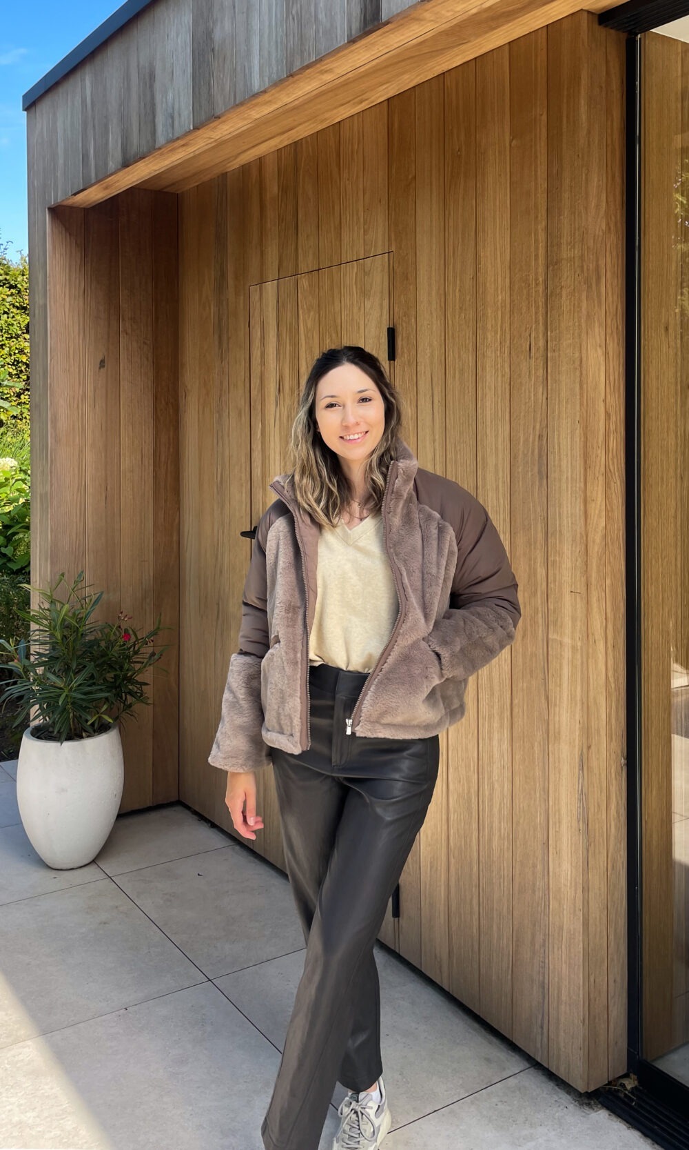 SHORT TEDDY JACKET - BROWN