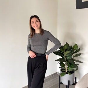 BETRINA TOP - GREY
