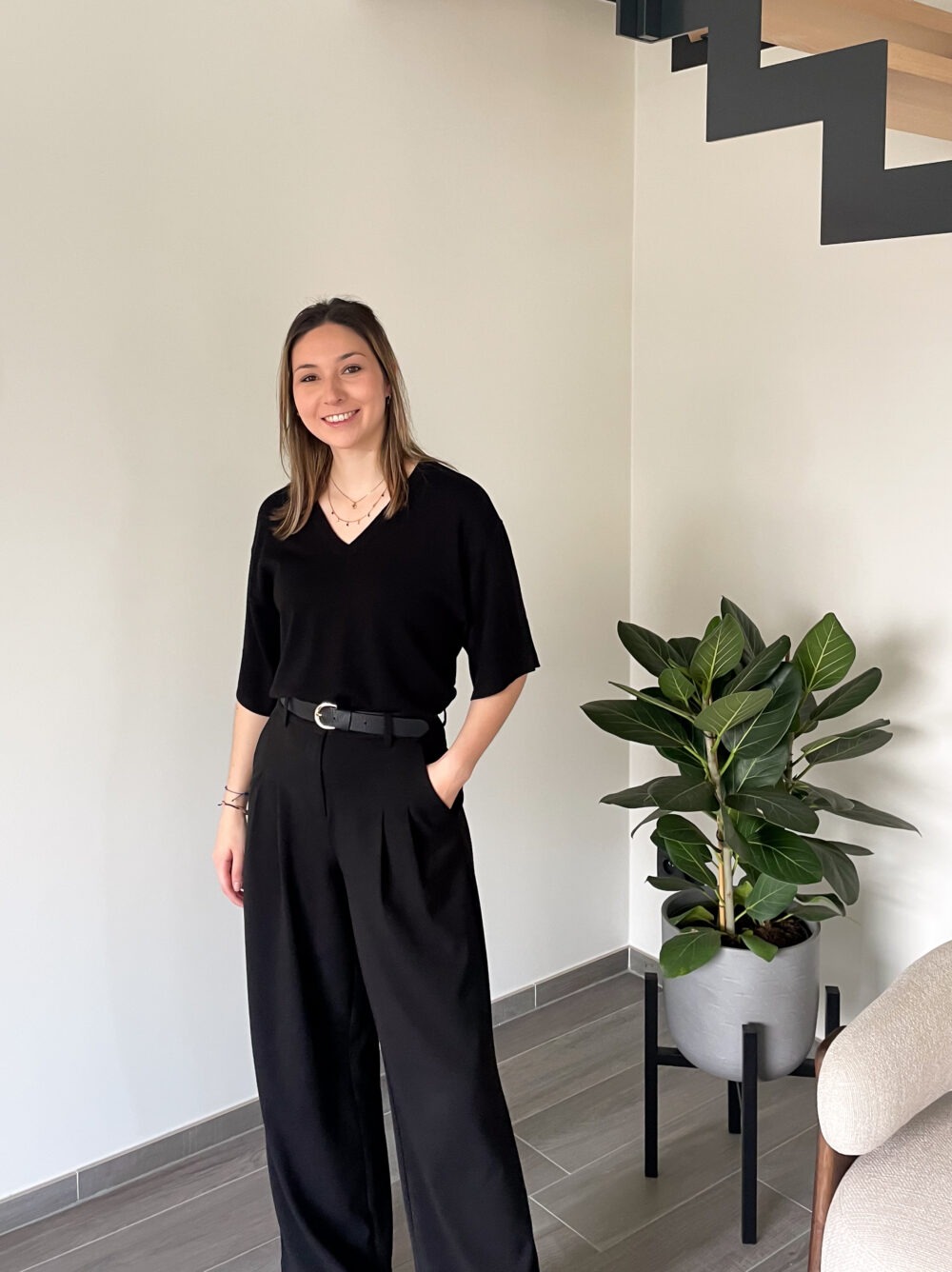 ESLINA RACHELLE PULLOVER - BLACK